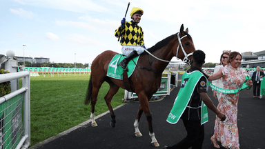 Autumn Glow goes 1-nil up on Sheza Alibi